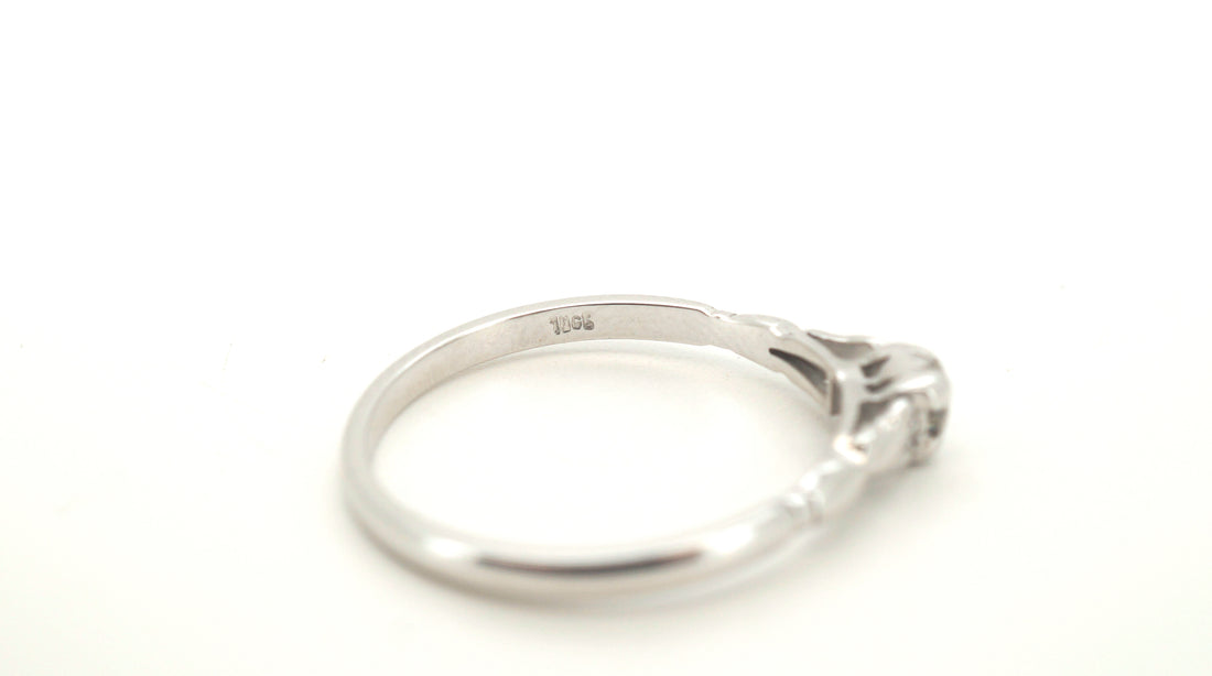 18ct White Gold Solitaire Diamond Ring (Size T 1/2) - 500463