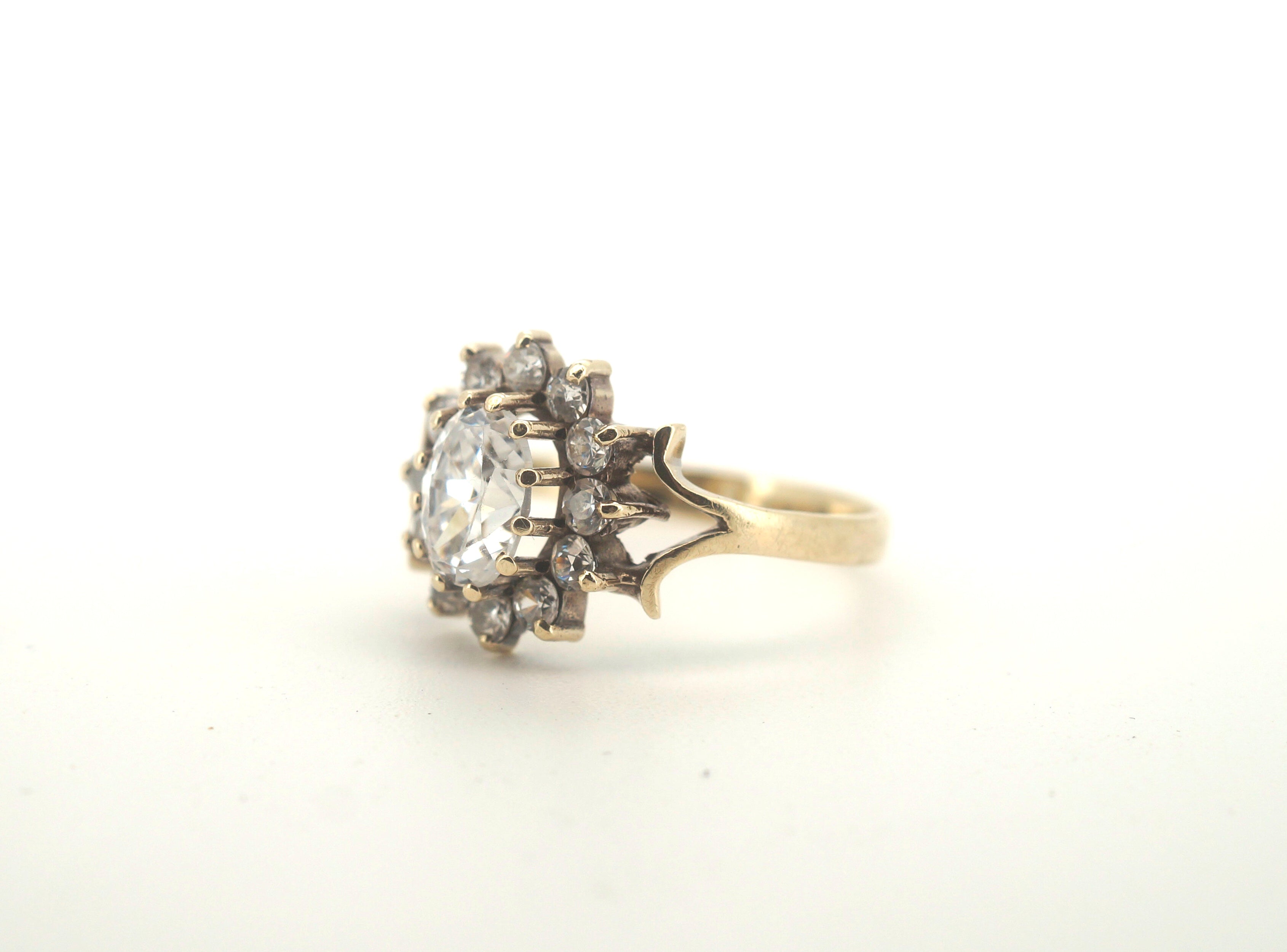 Ladies Stunning 9CT Yellow Gold Cubic Zirconia Ring (Size: T, 3.75g) - 503397