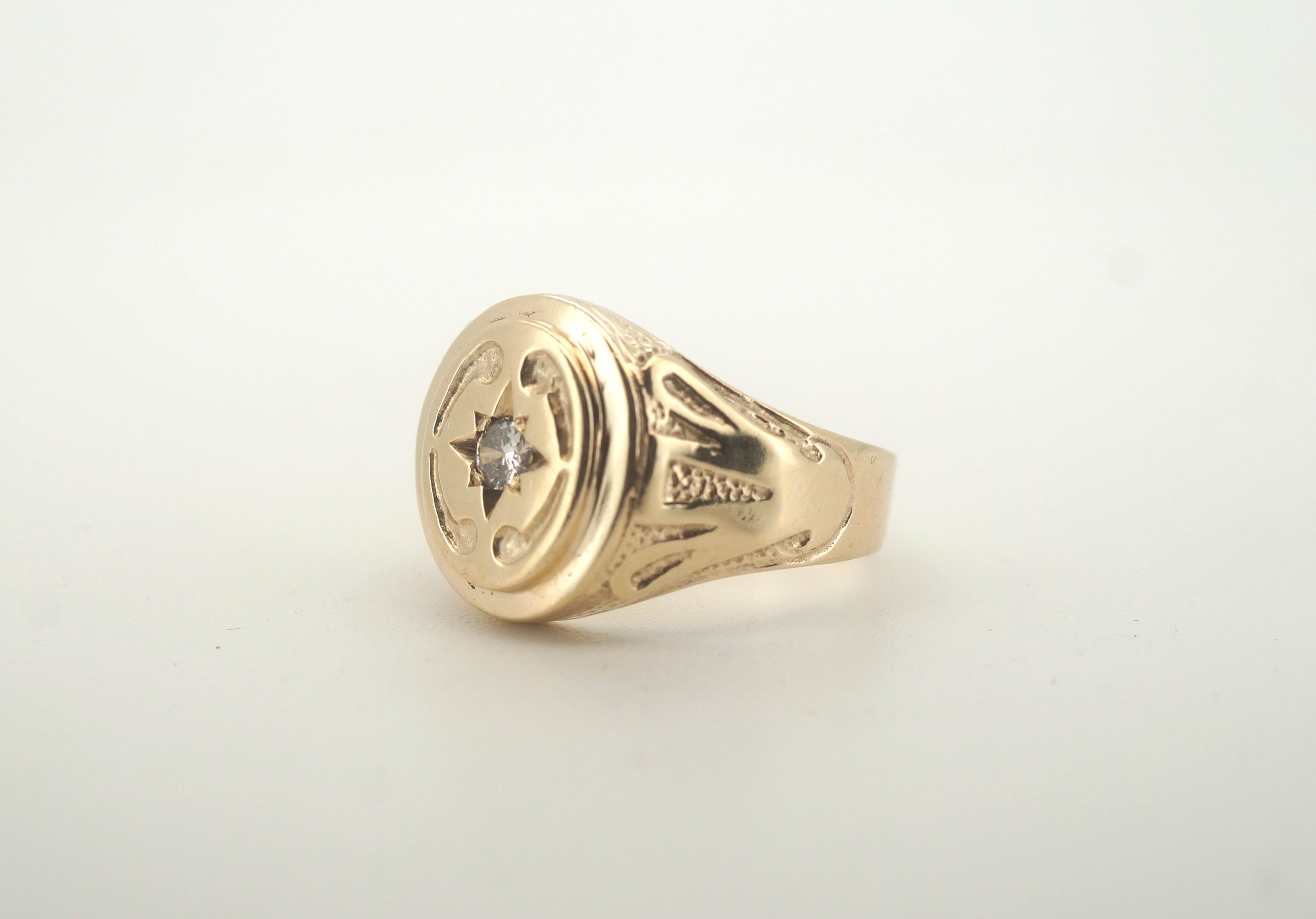 Men's 9CT Yellow Gold Diamond Ring (Size Q, 12.62g) - 503396