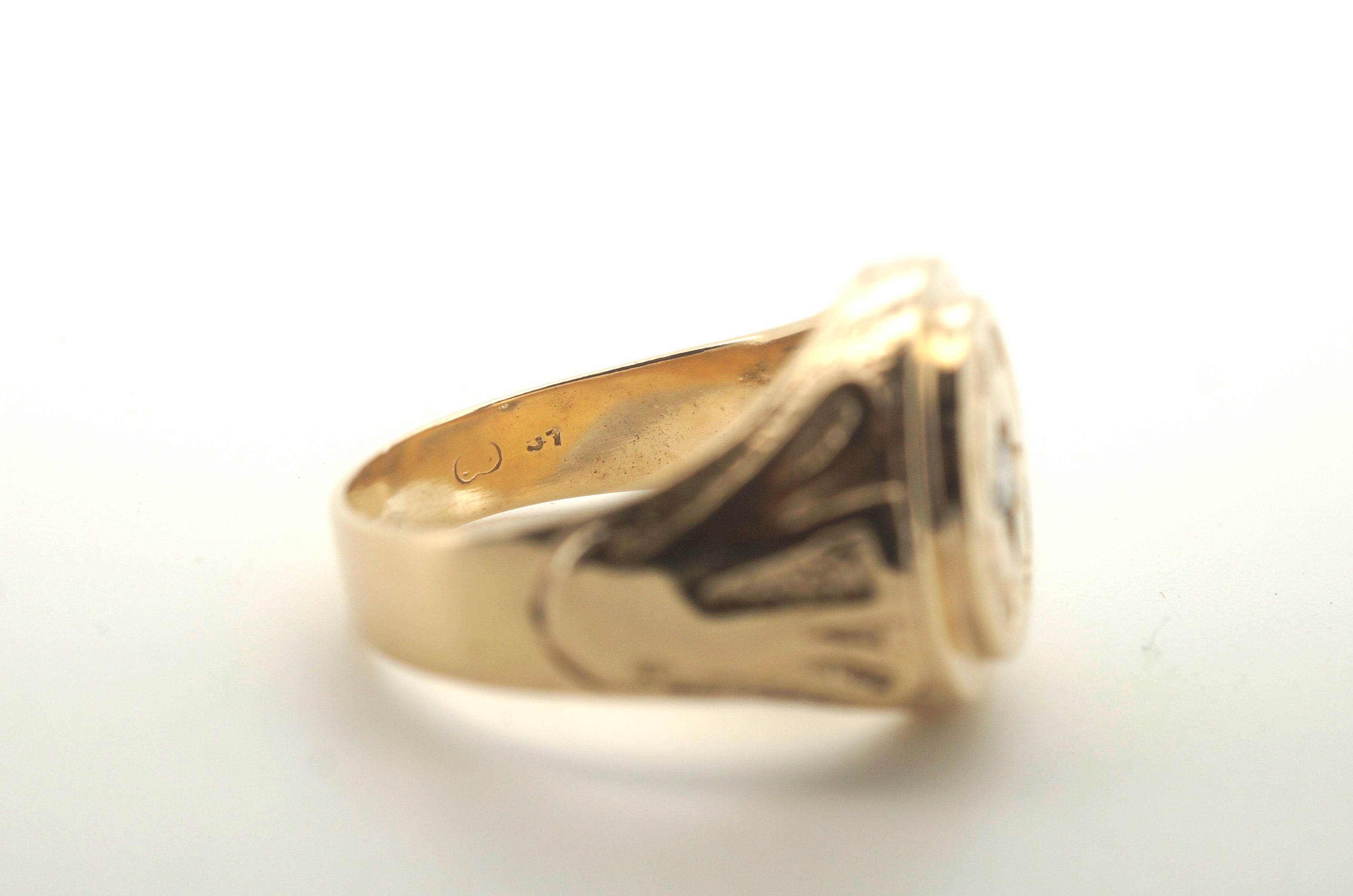 Men's 9CT Yellow Gold Diamond Ring (Size Q, 12.62g) - 503396