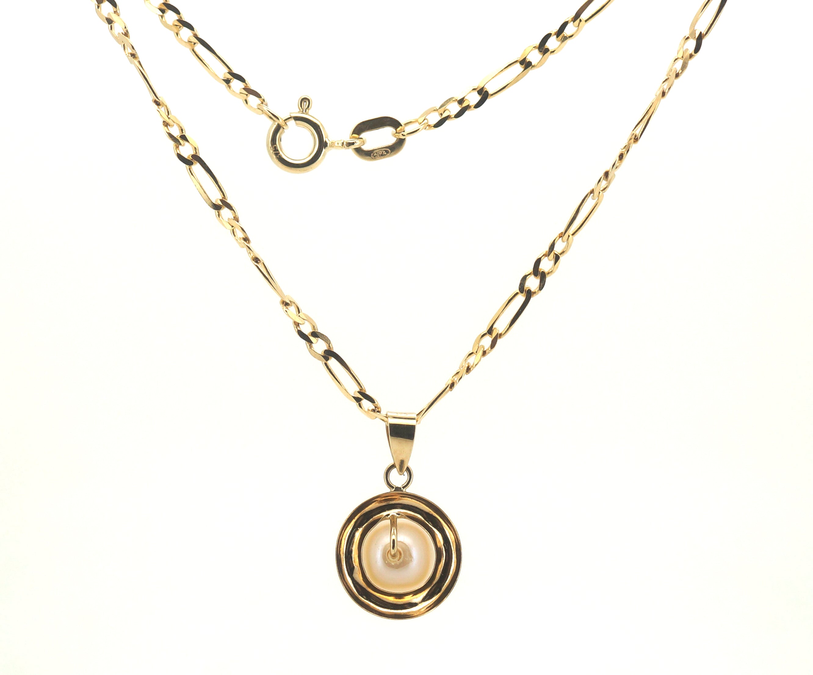 Ladies 9ct Yellow Gold Figaro Link Necklace & Pearl Pendant - 504630
