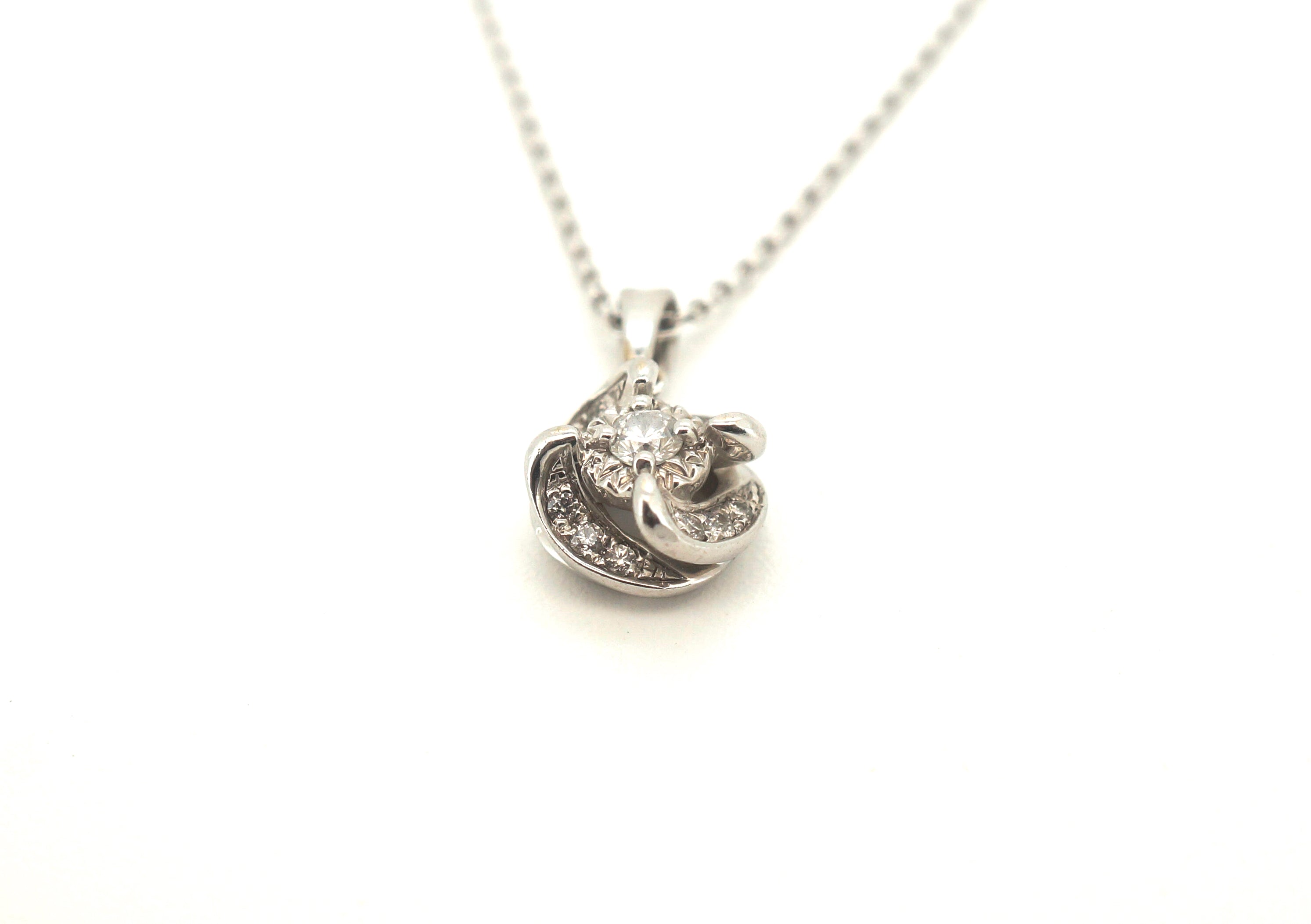 Ladies 9ct White Gold Necklace with 9ct White Gold Pendant - 504474