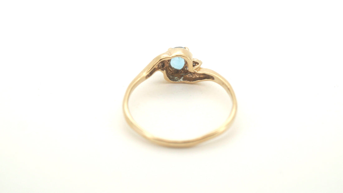 Ladies 9ct Yellow Gold Ring with Light Blue Stone (Size O 1/2) - 504914