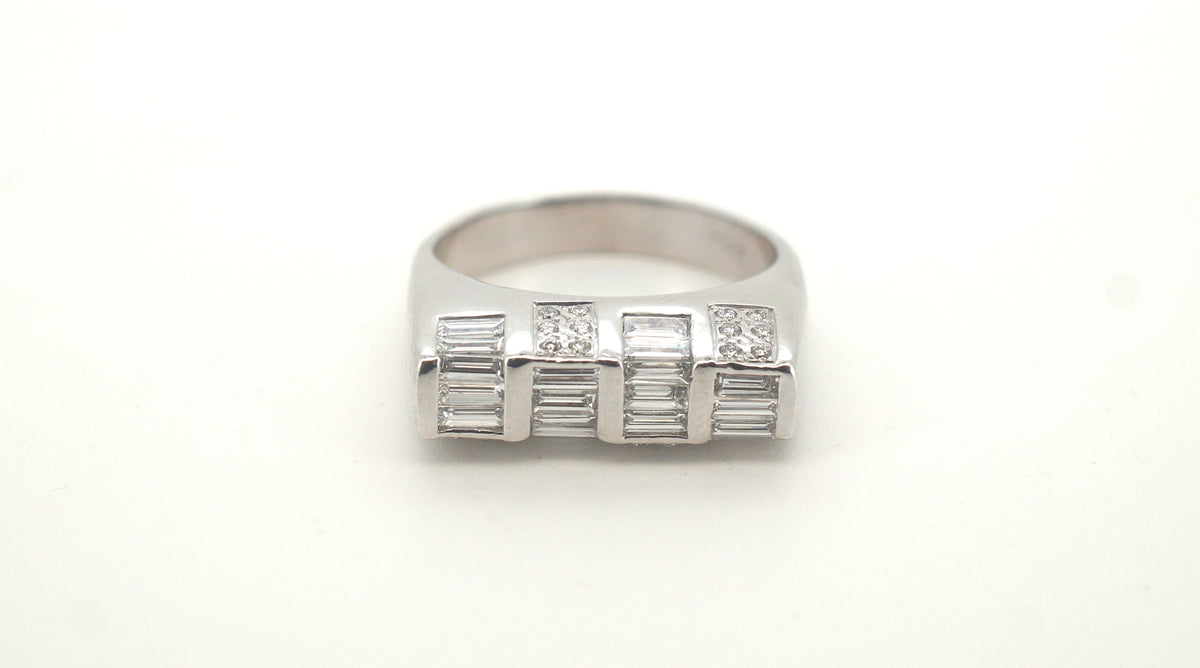 Mens 18ct White Gold Diamond Ring (Size N) - 500004