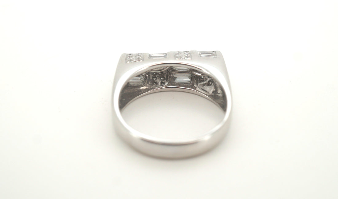 Mens 18ct White Gold Diamond Ring (Size N) - 500004