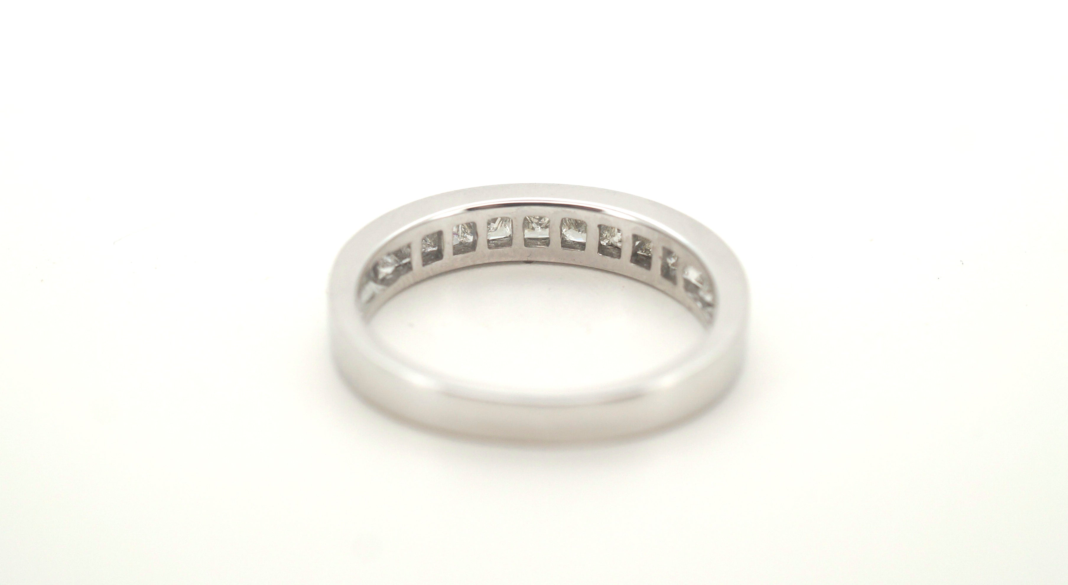 Ladies 18ct White Gold 10 Diamond Ring (Size N) - 500963