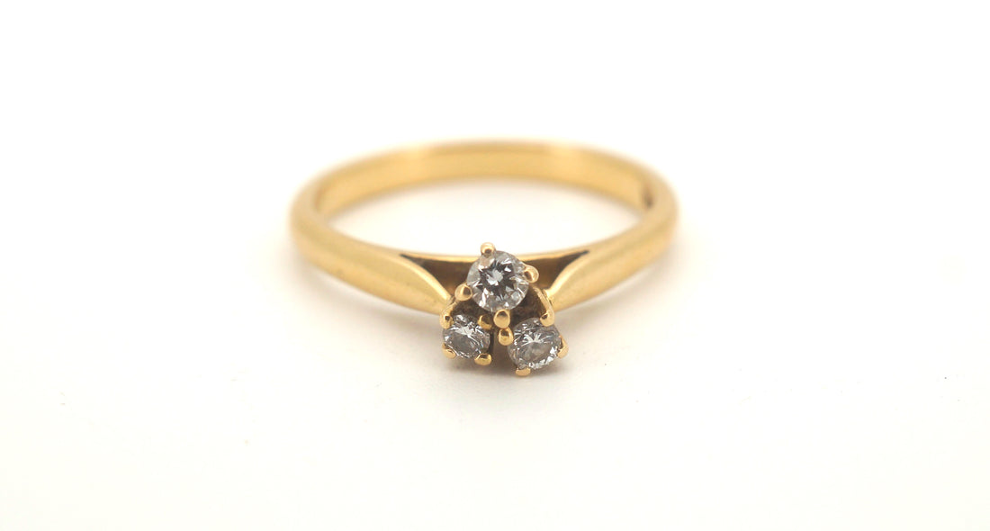 Unisex 18ct Yellow Gold Triple Diamond Ring (Size M) - 500359