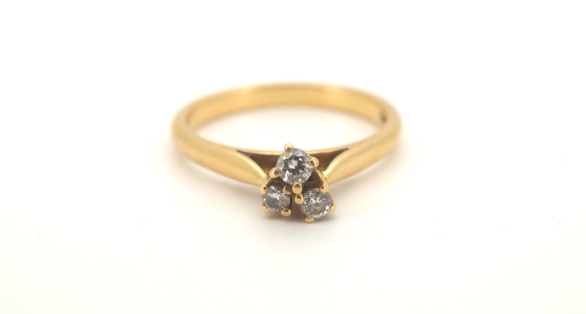 Unisex 18ct Yellow Gold Triple Diamond Ring (Size M) - 500359