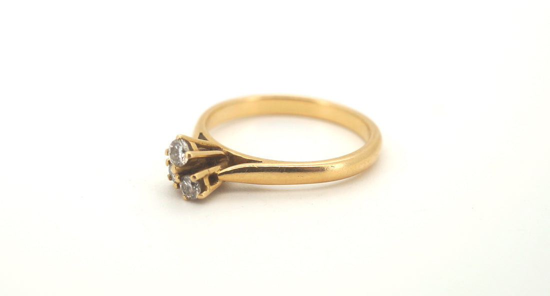 Unisex 18ct Yellow Gold Triple Diamond Ring (Size M) - 500359