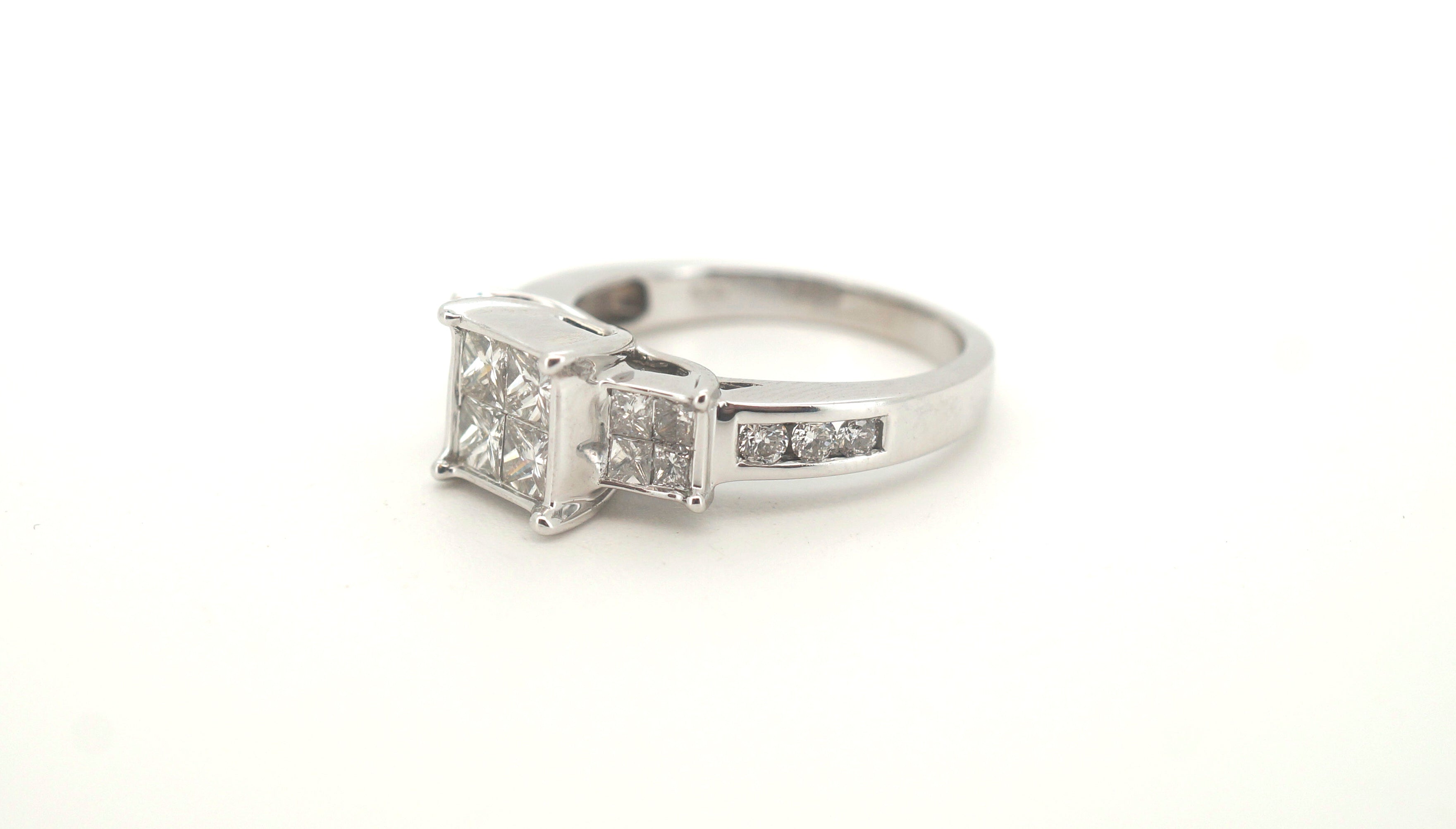 Ladies 14ct White Gold Diamond Ring (Size M) - 500548