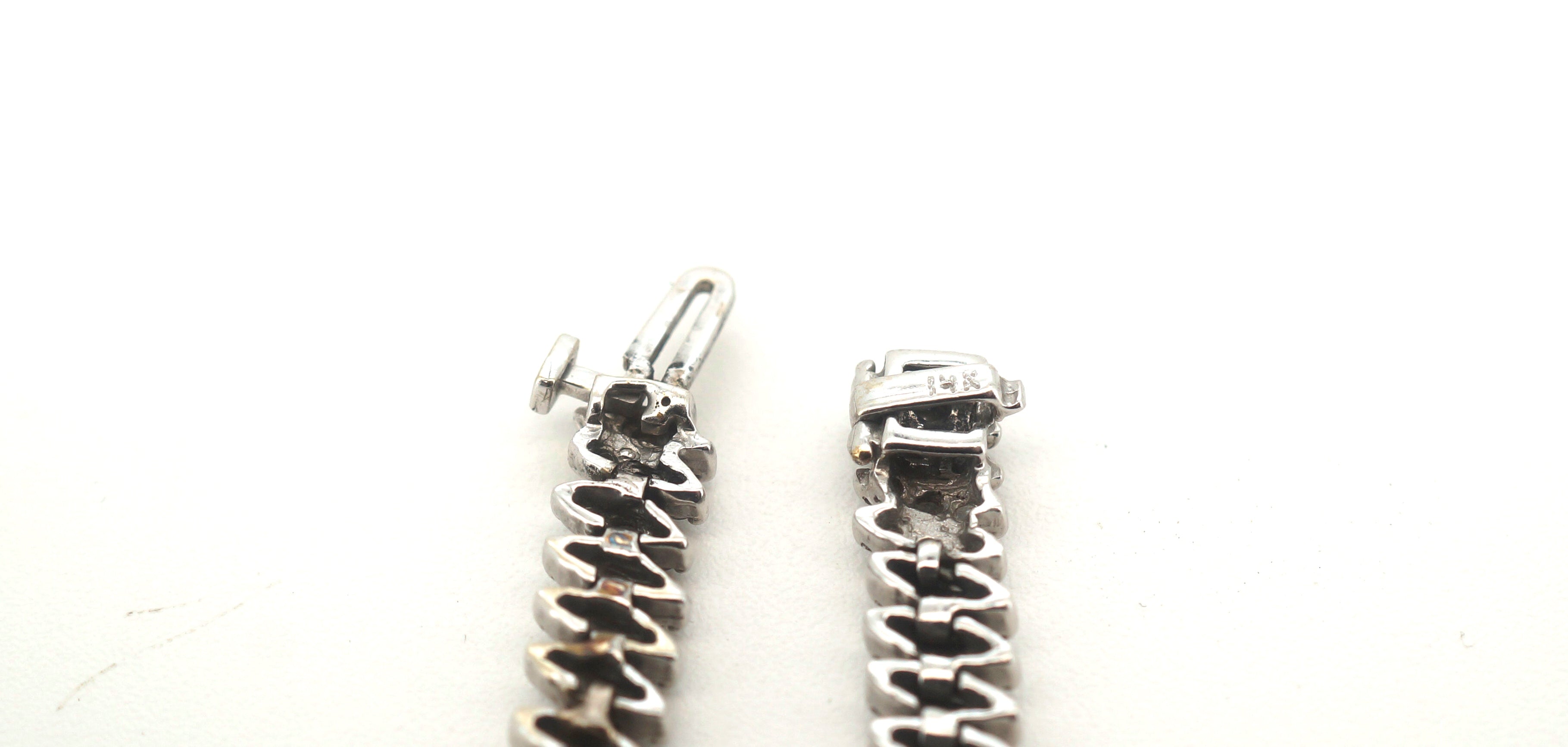 14ct White Gold 243 Diamond Tennis Bracelet (19cm) - 502794