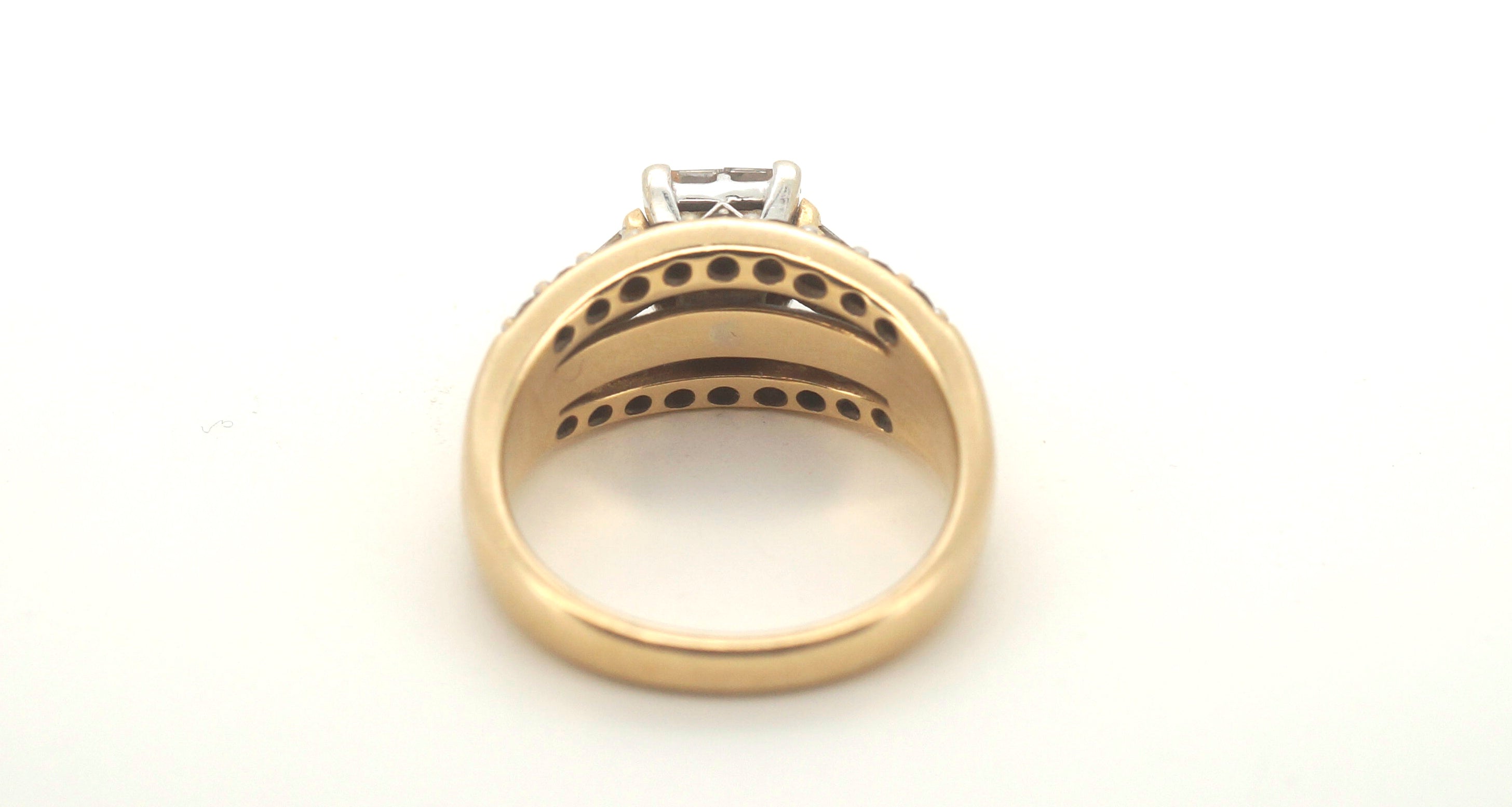 14ct Yellow & White Gold 30 Diamond Ring (Size N 1/2) - 503508