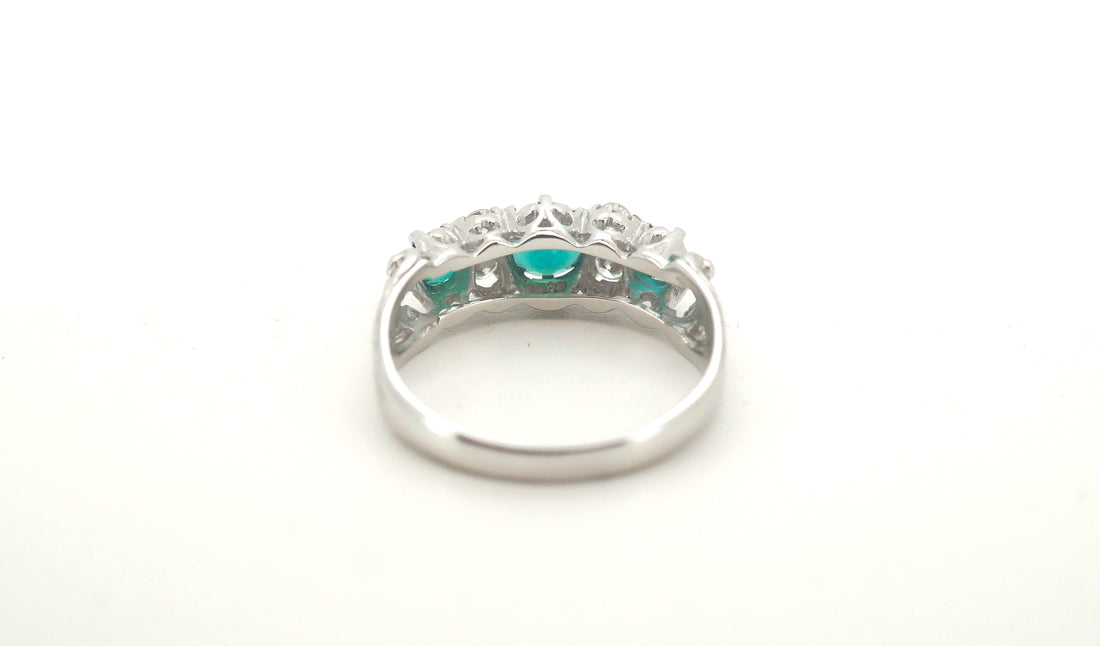 18ct White Gold Synthetic Emerald & Diamond Ring (Size N) - 501633
