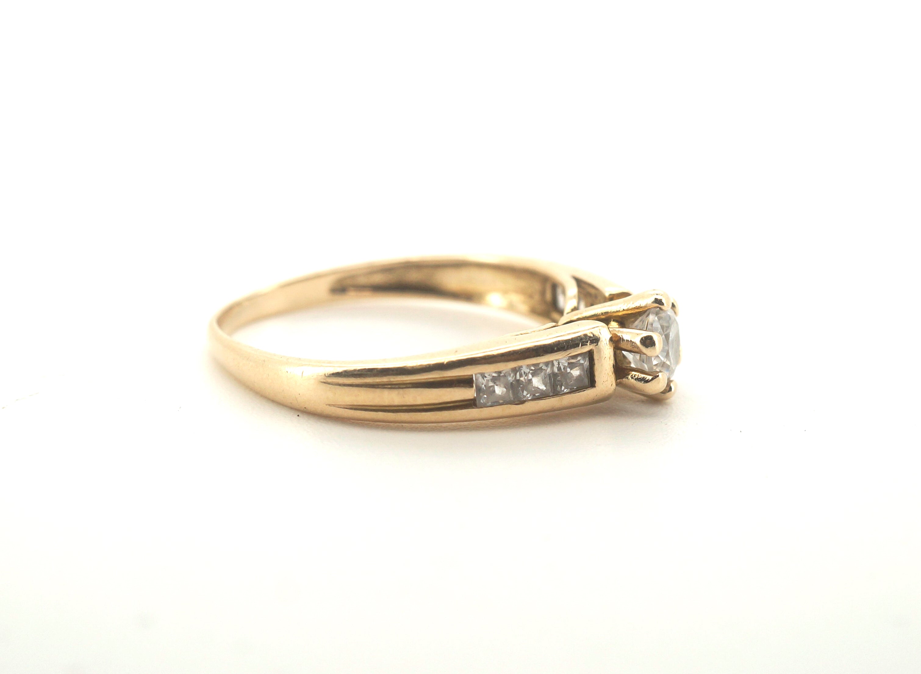 Ladies 9CT Yellow Gold CZ Stone Ring (Size: L, 2.4g) - 505280