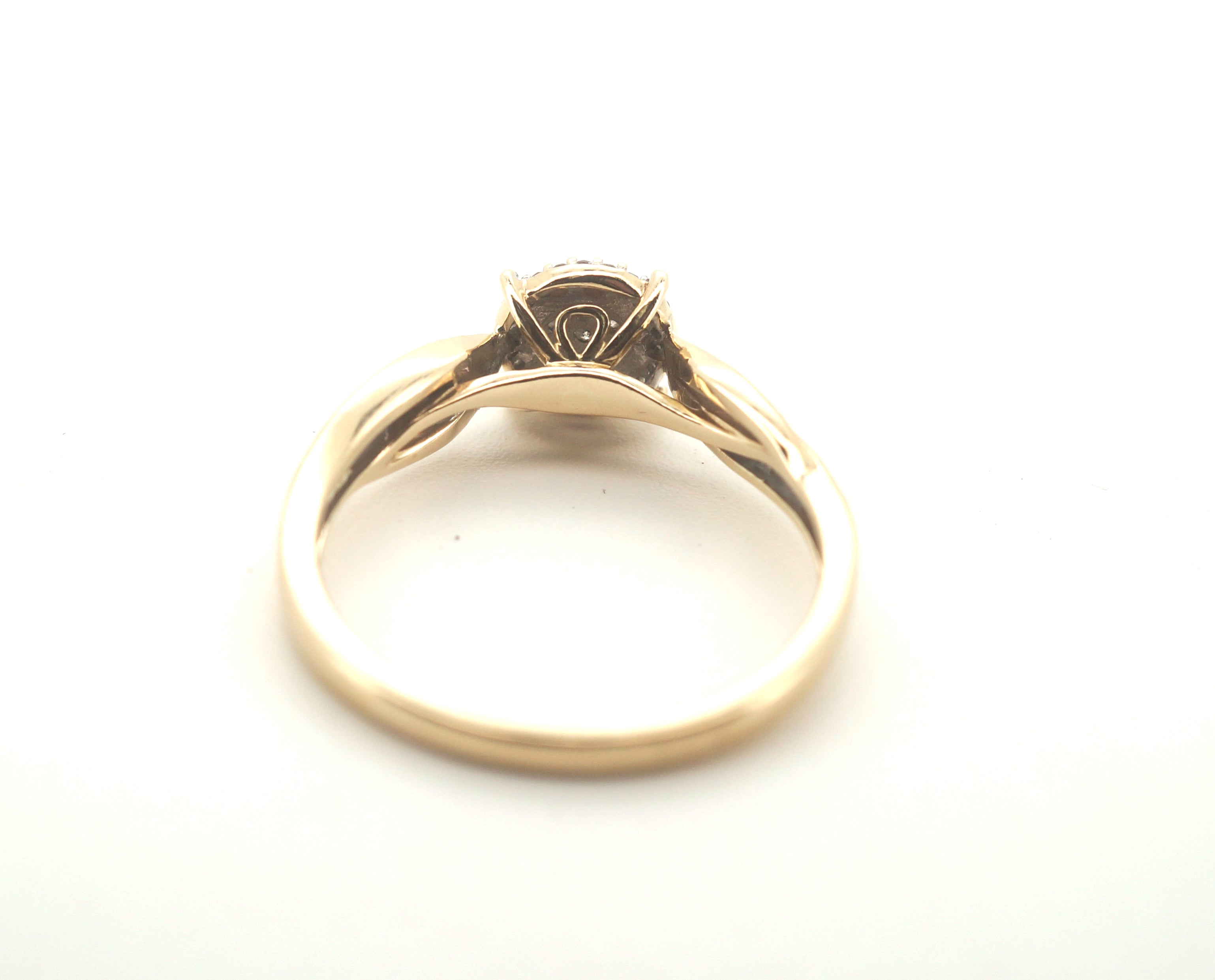 Ladies 9CT Yellow Gold Diamond Ring (Size: Q1/2, 2.57g) - 506391