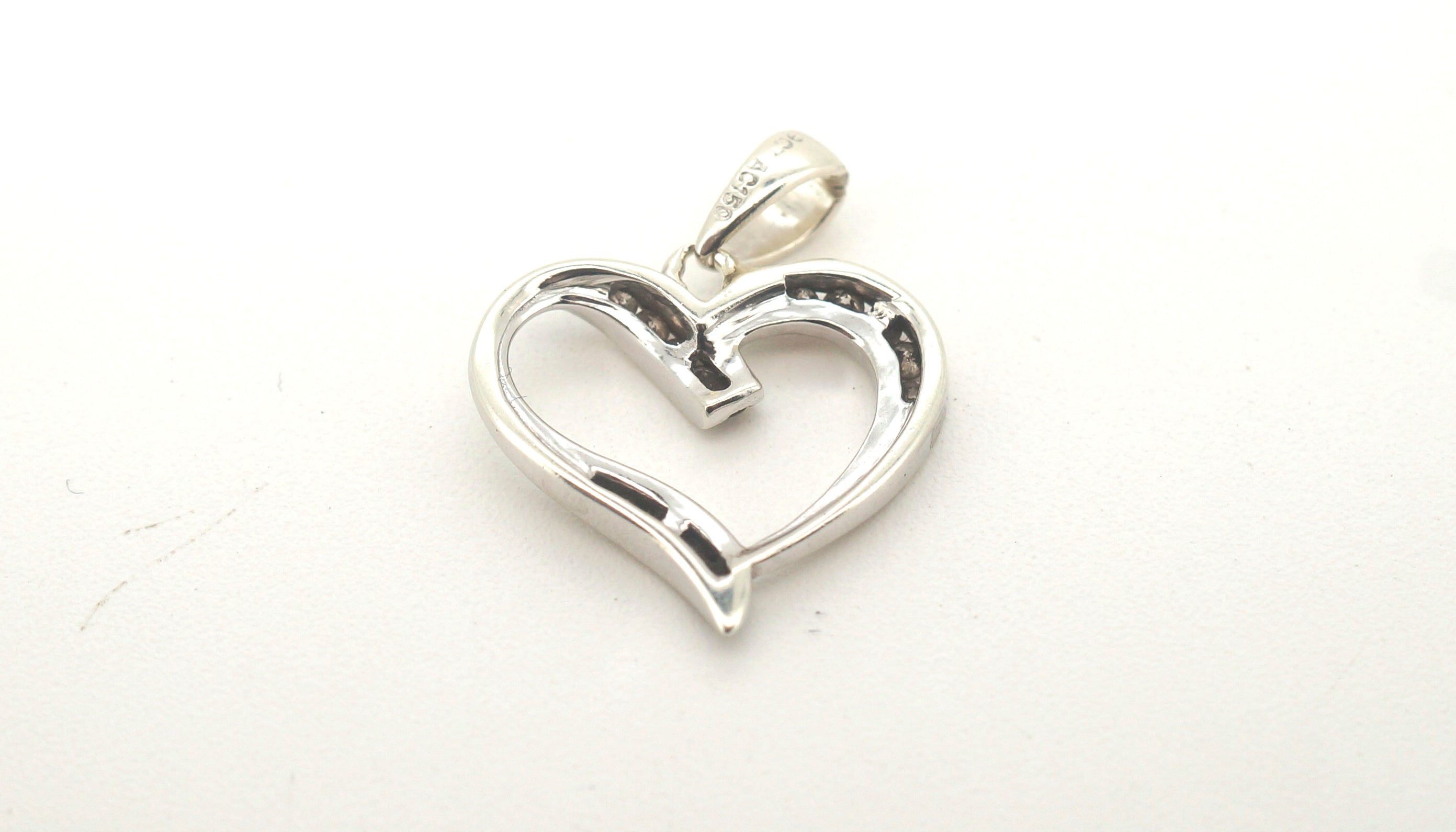 9ct White Gold Heart Shaped Diamond Pendant - 505733