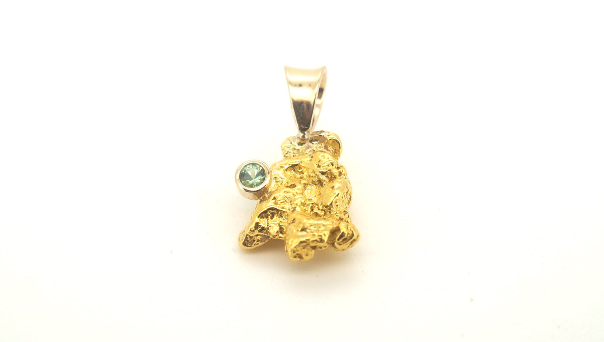 22ct Gold Nugget Pendant with 9ct Bale & Green Stone - 500668