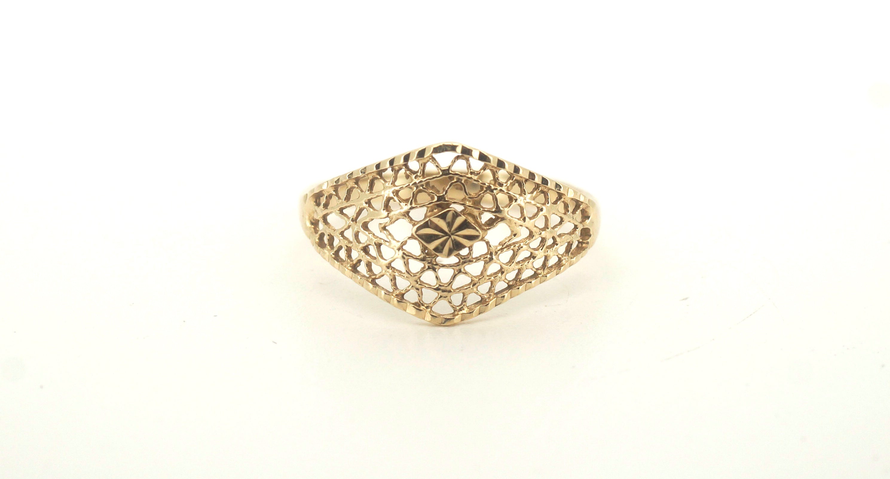 Ladies 9ct Yellow Gold Ring (Size O) - 505538