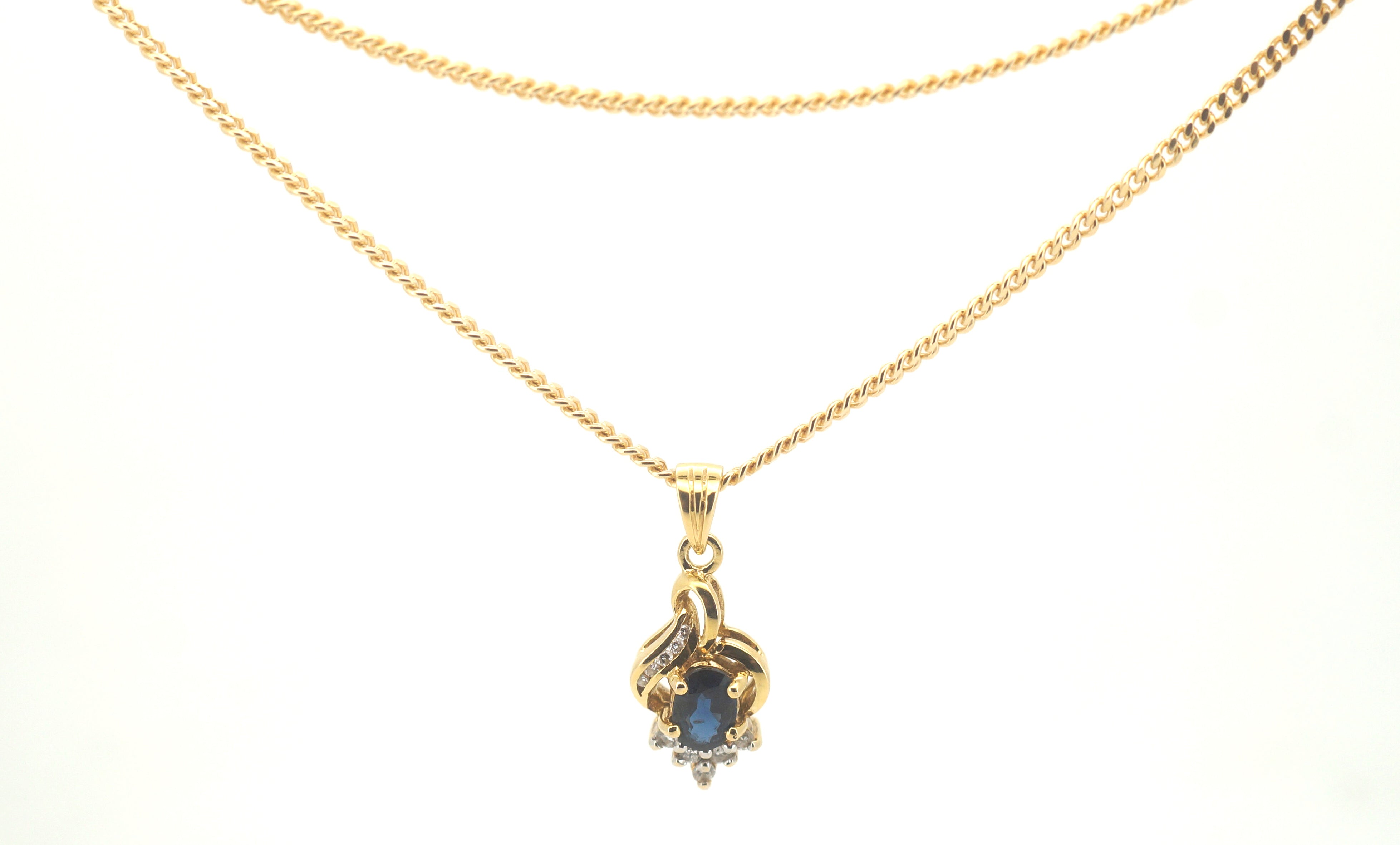 18ct Yellow Gold Thick Curb Link Necklace with Pendant (60cm) - 505500