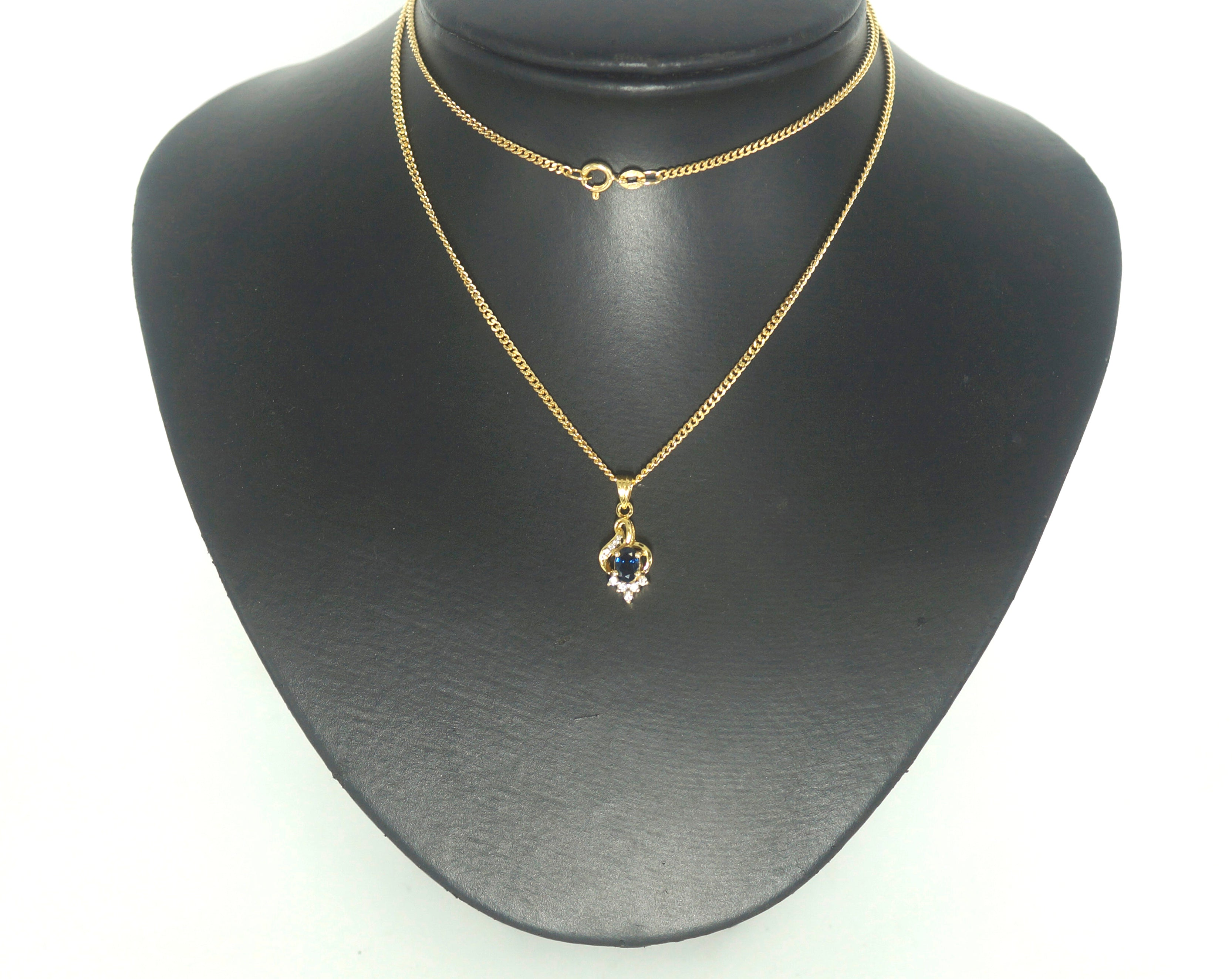 18ct Yellow Gold Thick Curb Link Necklace with Pendant (60cm) - 505500