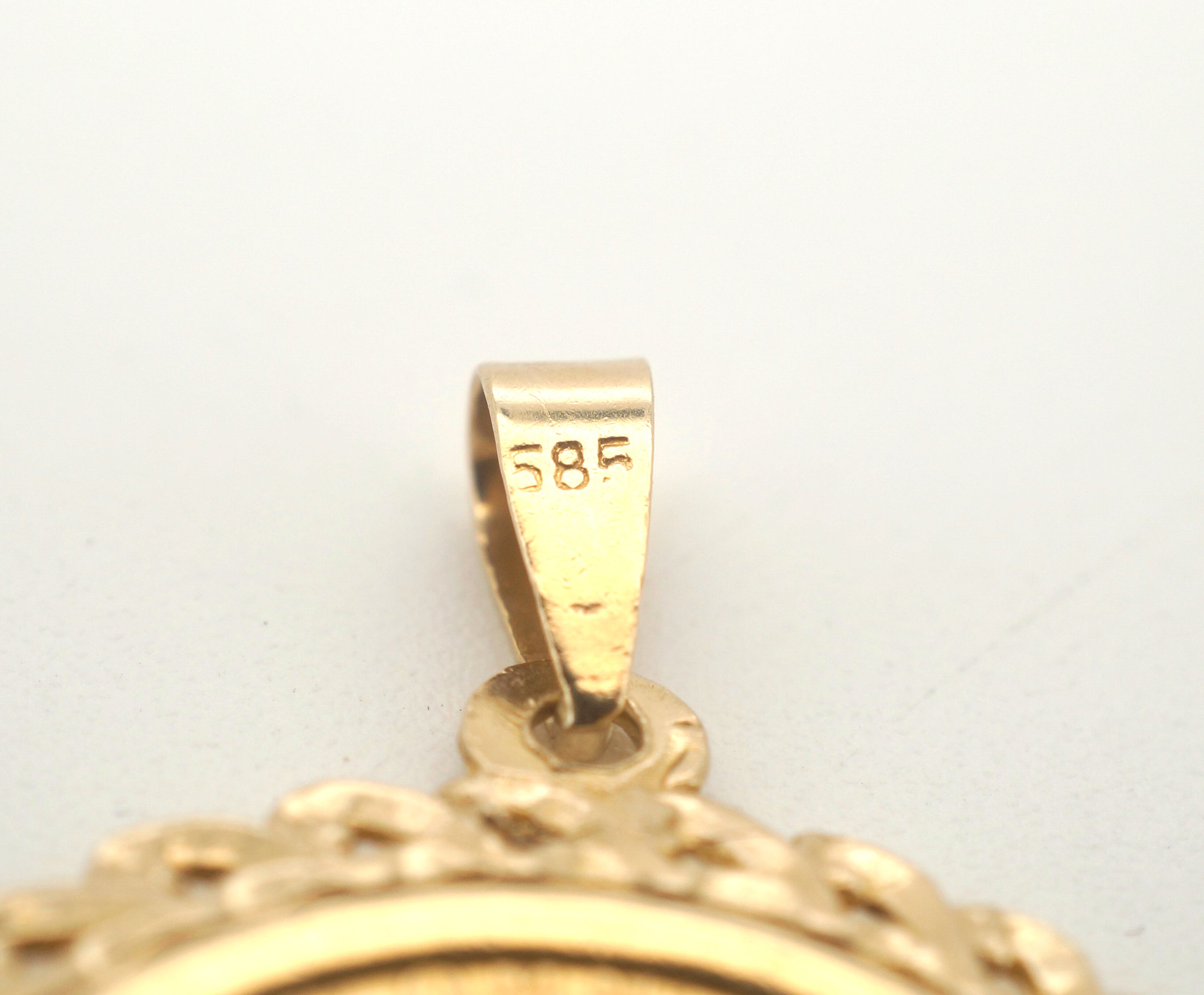 1910 Full Gold Soverign Coin in 14CT Yellow Gold Casing - 506170
