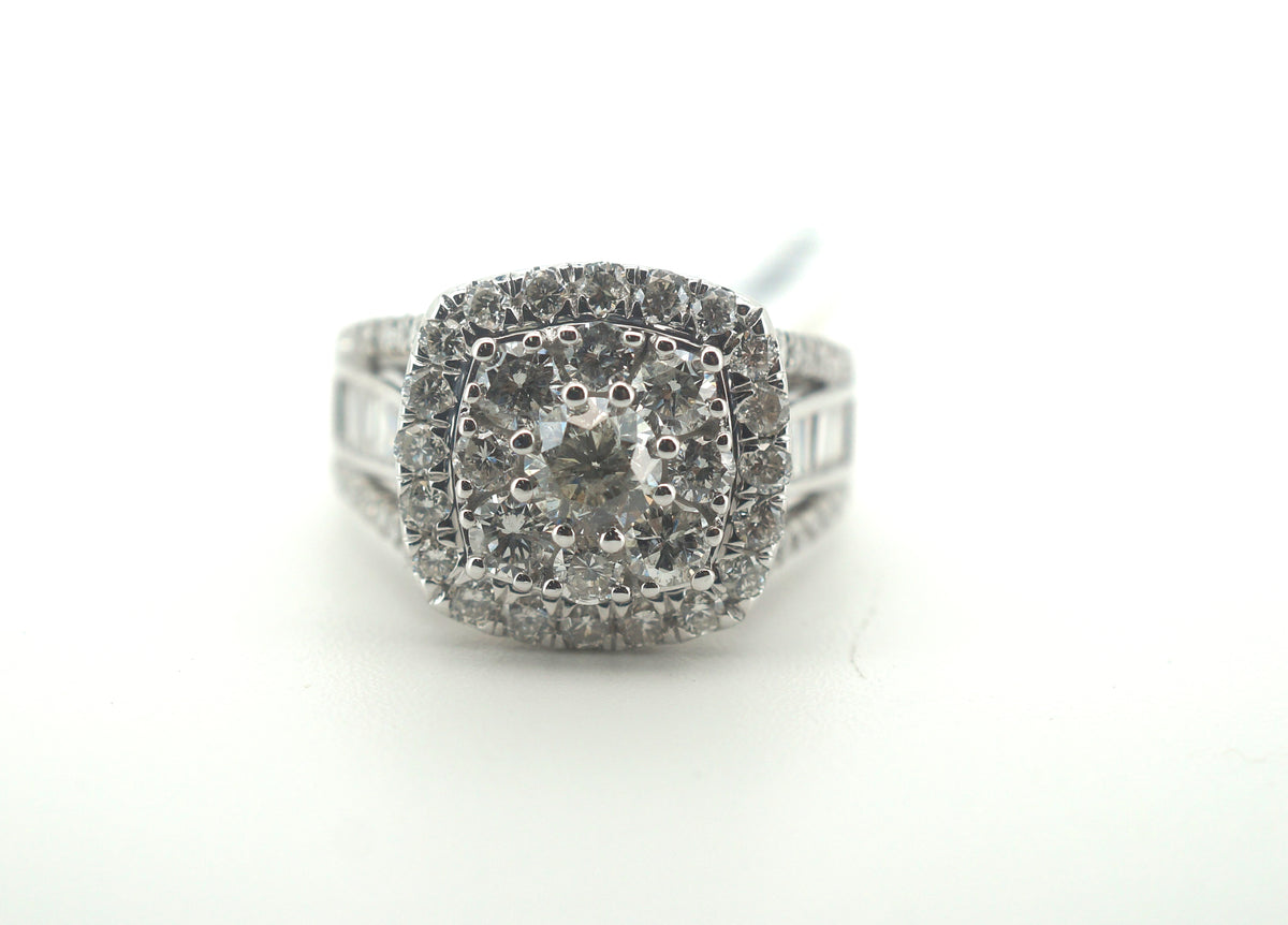 Ladies Stunning 9CT White Gold Diamond Cluster Ring (Size: L) - AD 32707