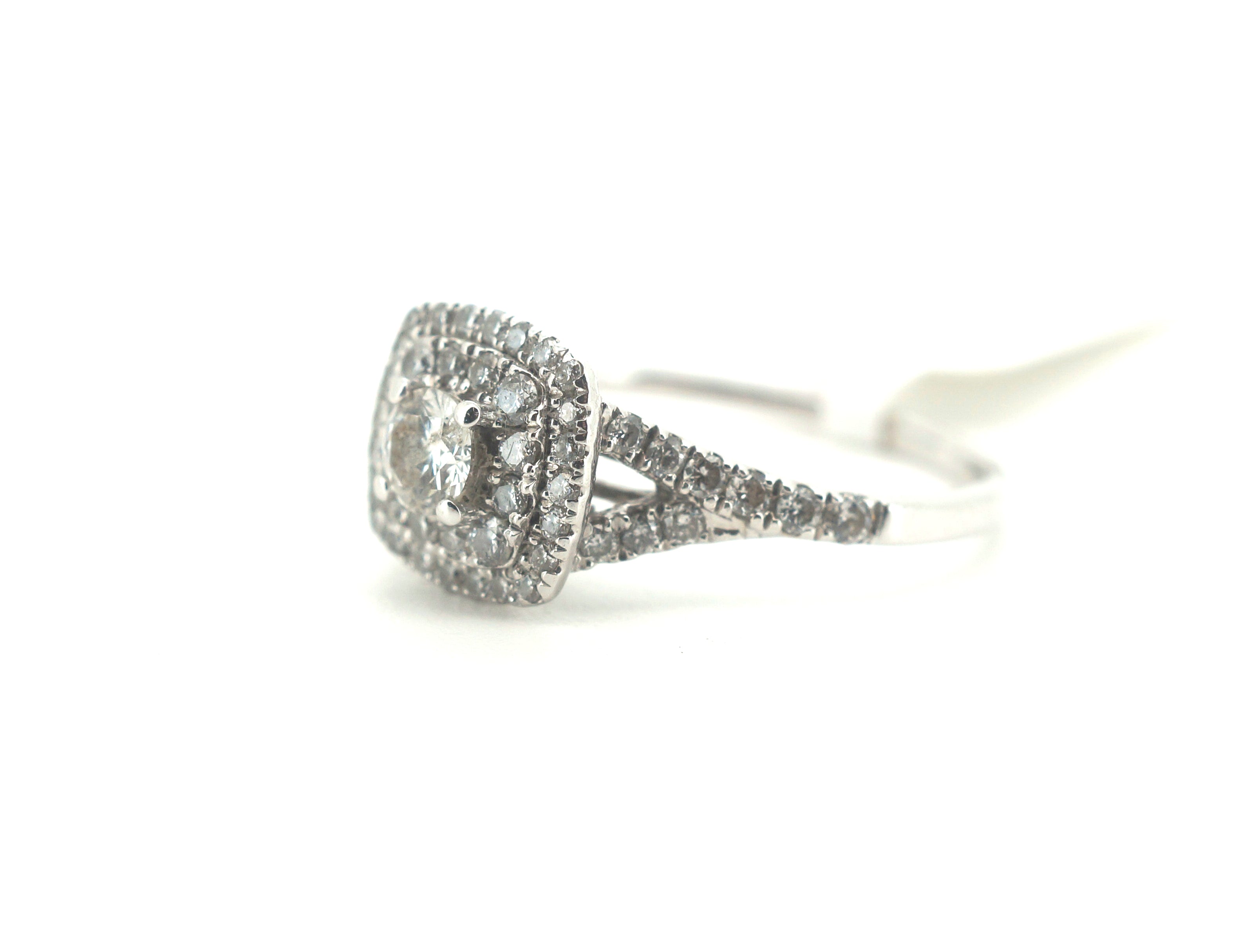 Ladies Stunning 14K White Gold Michael Hill Ring (Size R1/2) - 215902