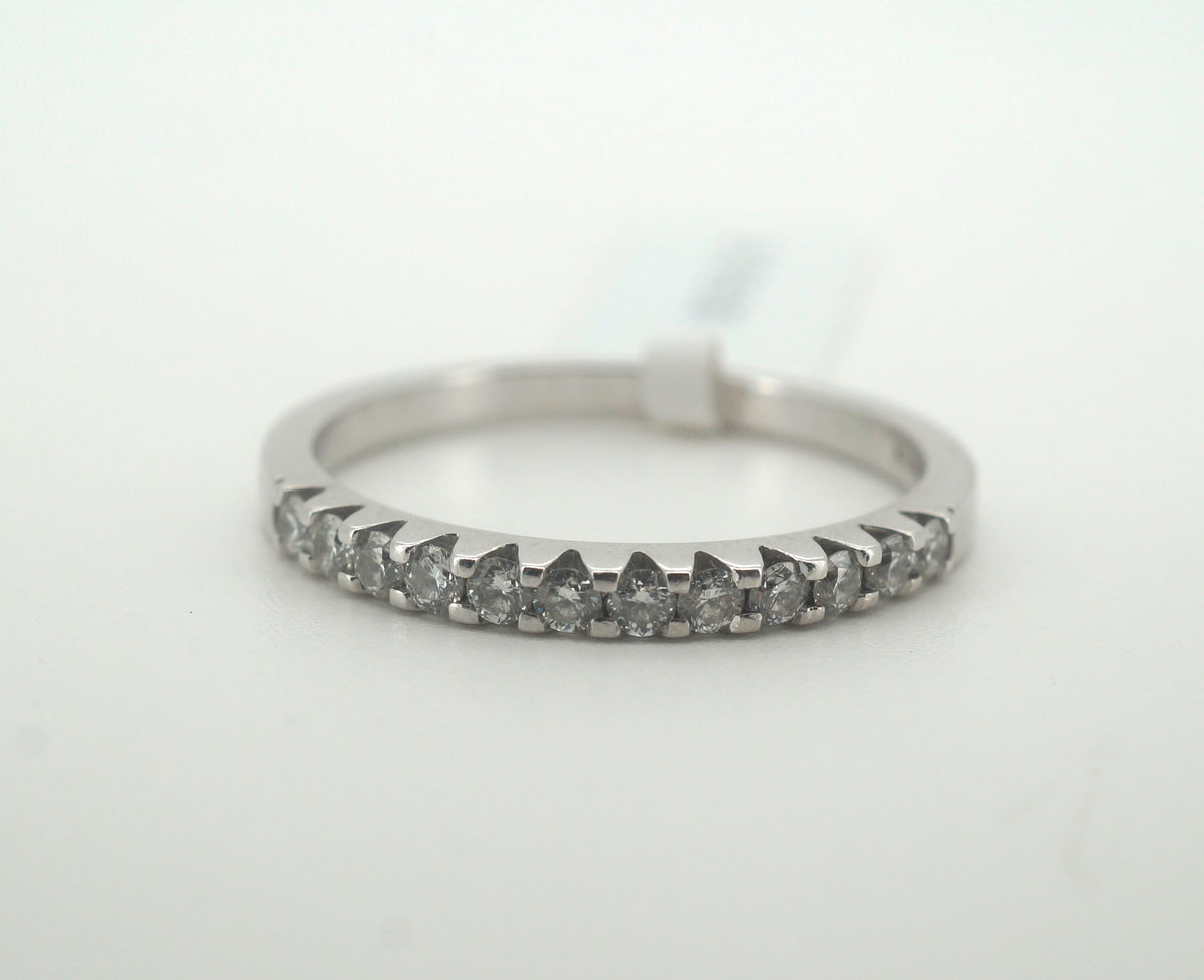 Ladies 18K White Gold Michael Hill Diamond Ring (Size V)- 243203