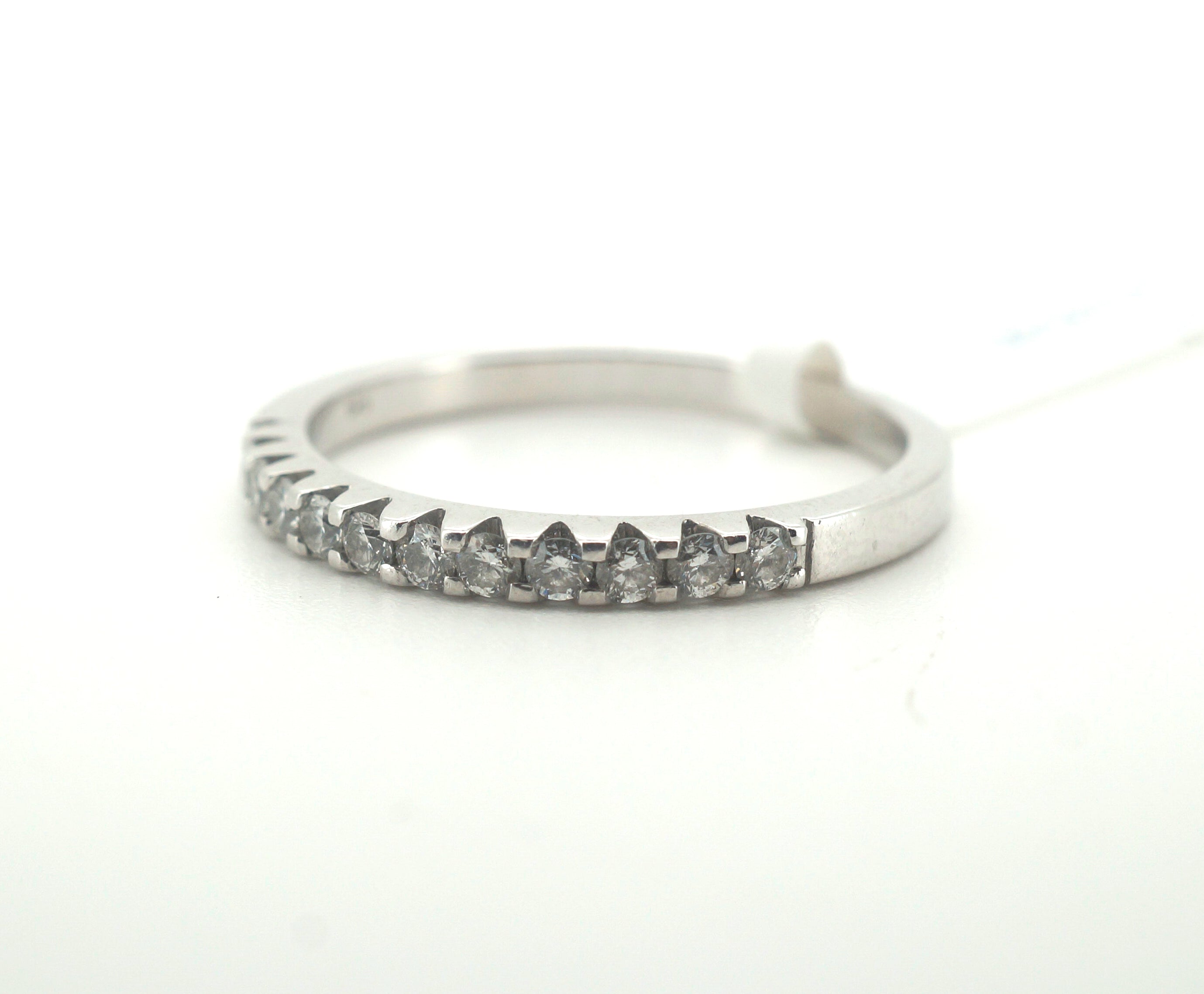 Ladies 18K White Gold Michael Hill Diamond Ring (Size V)- 243203