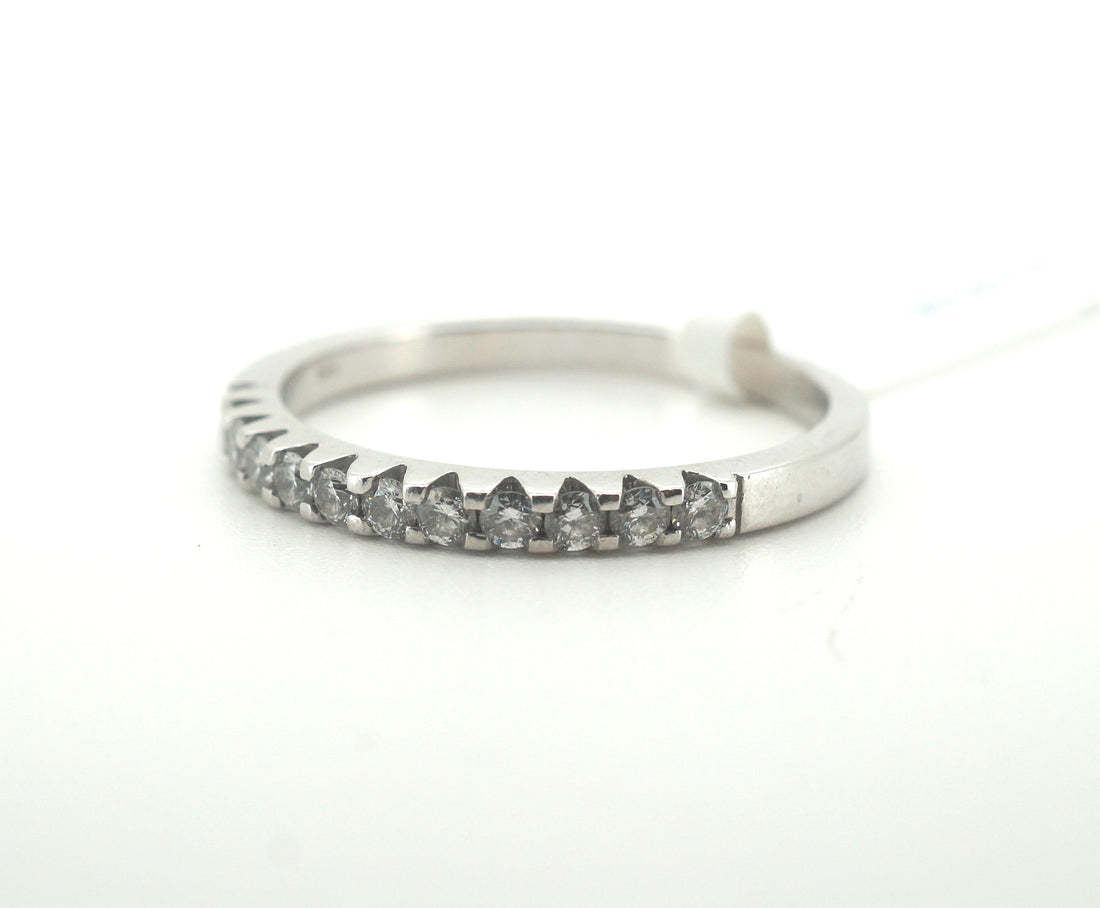 Ladies 18K White Gold Michael Hill Diamond Ring (Size V)- 243203