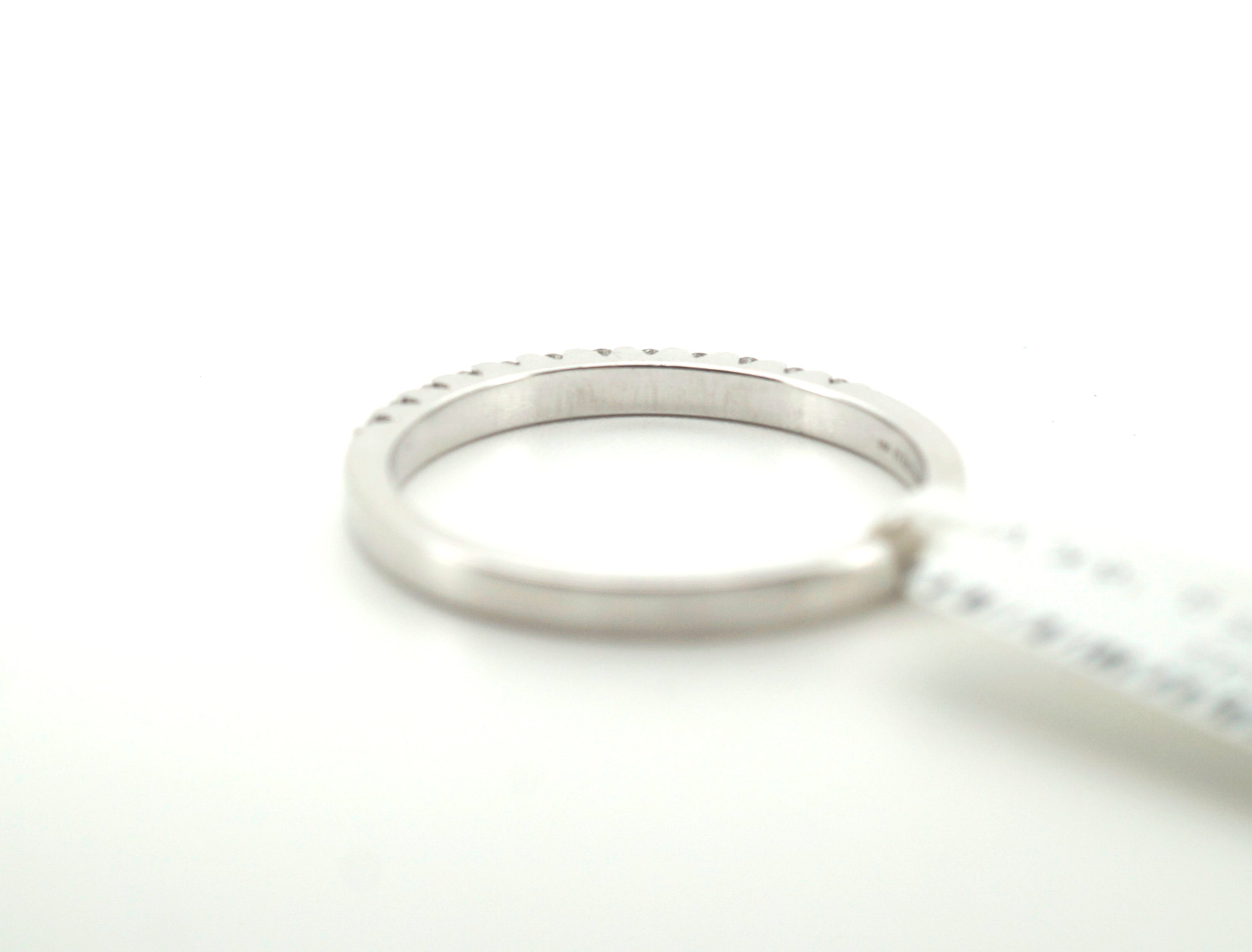 Ladies 18K White Gold Michael Hill Diamond Ring (Size V)- 243203