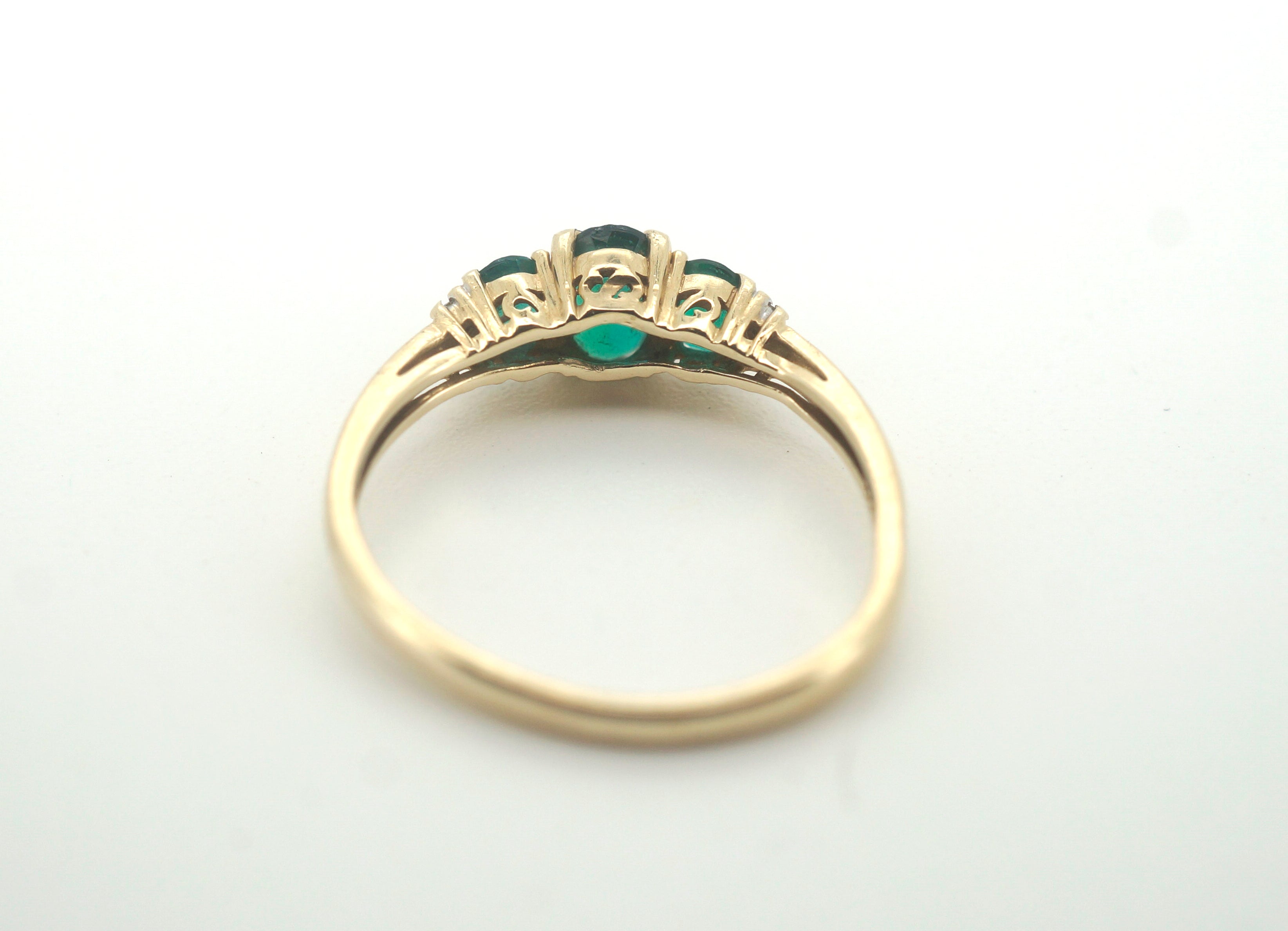 Ladies 9ct Yellow gold ring with Green Stones / Diamonds (Size M) - 503349