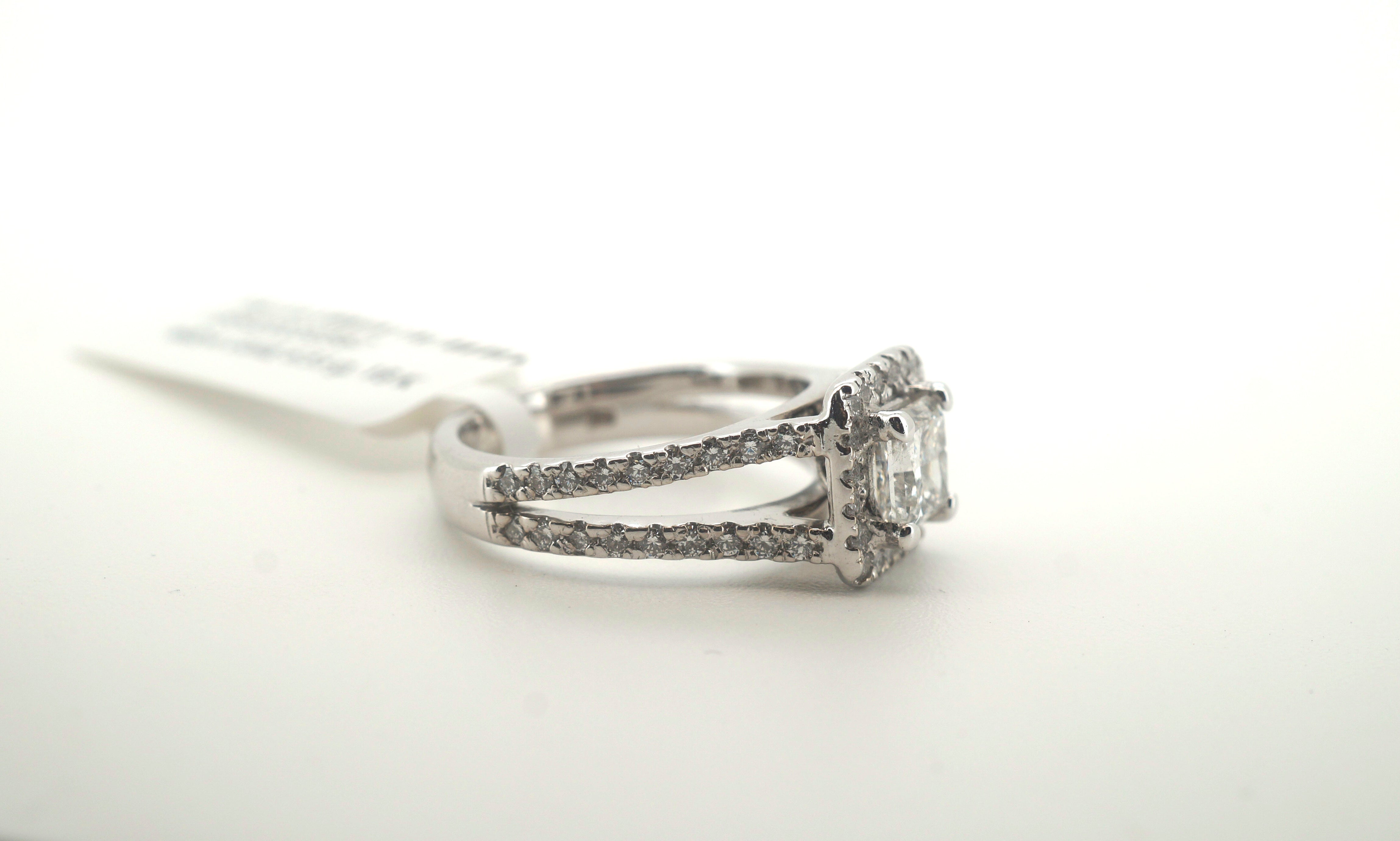 Ladies Stunning 18K White Gold Diamond Engagement Ring - 30567