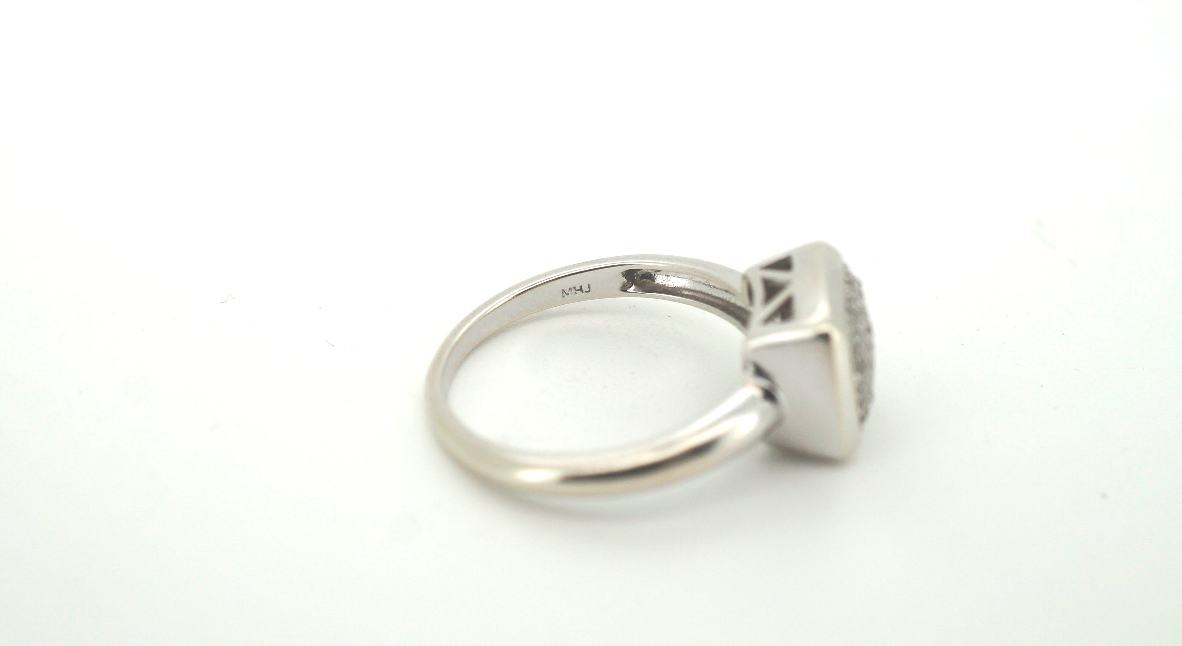 Ladies 10ct White Gold Diamond Ring (Size N) - 502831