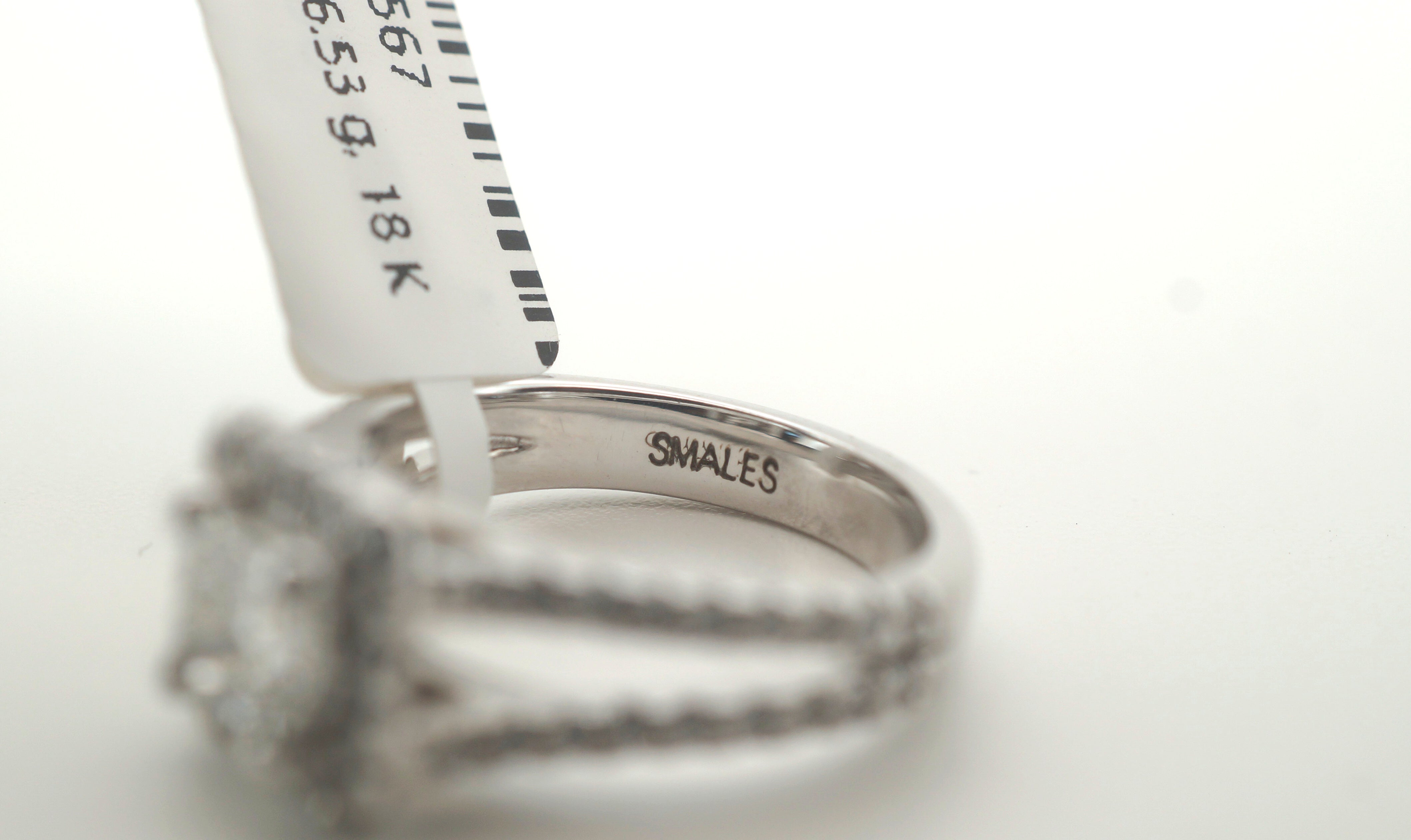 Ladies Stunning 18K White Gold Diamond Engagement Ring - 30567